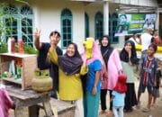 Relawan SIMBISA Gelar Pasar Murah Sembako, Siti Aisyah : “Kami Sangat Terbantu”