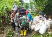 Puluhan Tahun Tak Diperhatikan Pemerintah, Warga Desa Garunggang dan Desa Beruam Timbun Jalan Berlobang