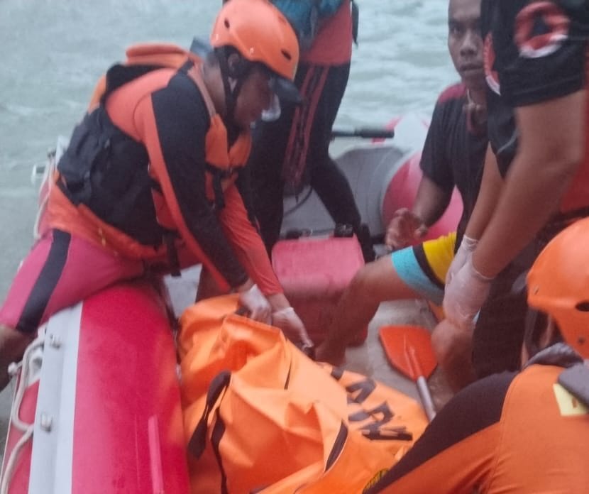 Tim basarnas, hanyut