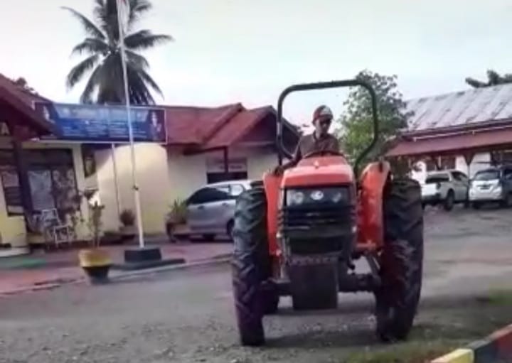 Traktor tewaskan petani