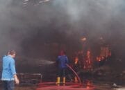Kebakaran Hebat Hanguskan Pabrik Pengolahan Batok Kelapa di Tanjung Morawa