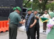 KOLONEL INF BISMARK SITORUS DAN ISTERI DISAMBUT HANGAT OLEH KELUARGA BESAR BABINMINVETCADDAM I/BB