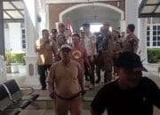 Massa A LIMA Geruduk Kantor DPRD Asahan Dan Kejari Asahan,Ketua DPRD Dan Anggotanya Sengaja Tidak Masuk