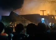 Kebakaran Hebat Kembali Terjadi di S. Dengki, Empat Rumah Ludes Dilalap Api