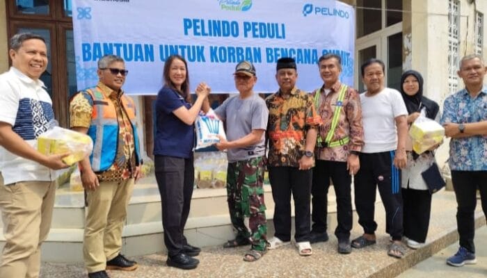 Direktur SDM dan Umum PT Pelindo Salurkan Bantuan Langsung untuk Warga Terdampak Banjir