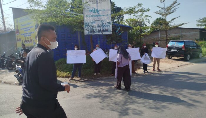 Dinamika Jalan Lima Desa Berujung Aksi Unjuk Rasa, Aktifitas Truck Terhenti.