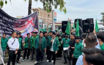 Unjuk Rasa HIMMAH di Mapolrestabes Medan Berakhir Ricuh, Dua Mahasiswa Korban Represif