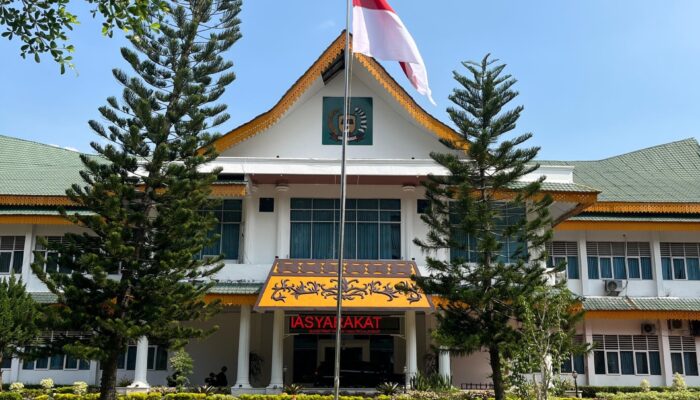 Bupati Langkat Siapkan 8 M Lebih untuk Perbaikan Jalan Kecamatan Secanggang, Syah Afandin : Rampung 2026