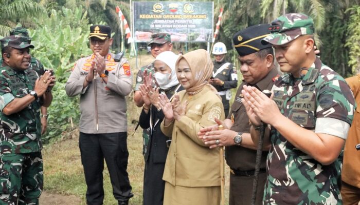 Wabup Tiorita Hadiri Ground Breaking Jembatan Gantung Garuda Merah Putih di Kuala