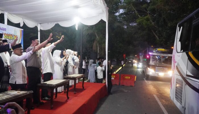 Syah Afandin Lepas 398 Jamaah Calon Haji Langkat, Titip Doa untuk Daerah dan Negeri