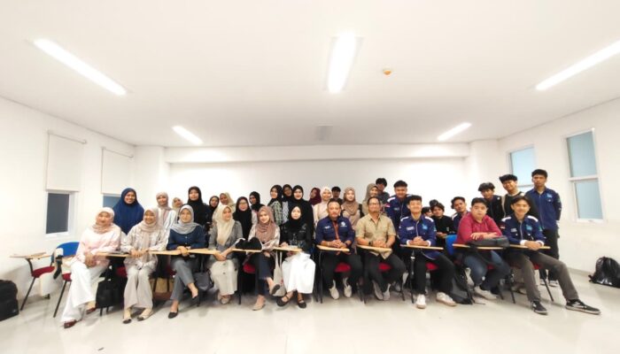 Saat Kata Menggetarkan Rasa: Amri Abdi Bakar Semangat Jurnalisme Mahasiswa UINSU Medan