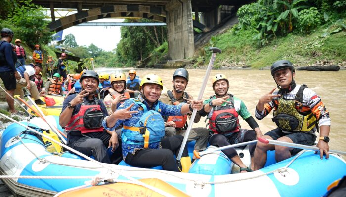 Wabup Lom Lom Suwondo Turun Langsung ke Sungai, Gaungkan Gerakan Besar Selamatkan Sungai Belumai