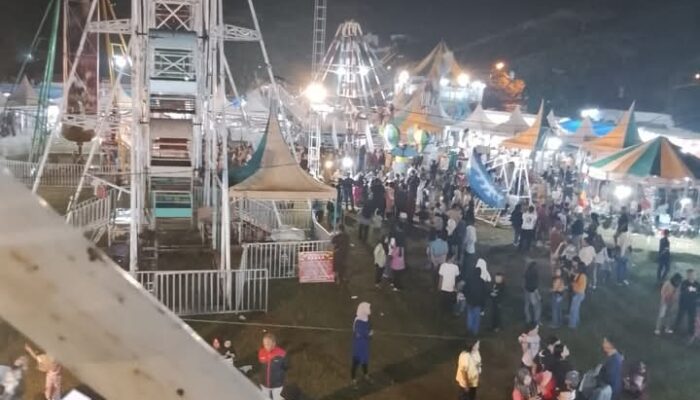 Olahraga Terganggu Lapak dan Wahana, Publik Soroti Perizinan terhadap Pasar Malam di Alun-Alun Galang