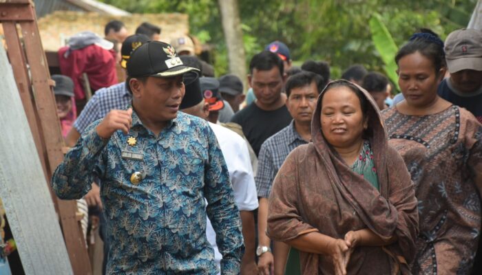 ‎Lom Lom Suwondo Turun Langsung, Pastikan Korban Puting Beliung di Patumbak Tak Sendirian Hadapi Bencana