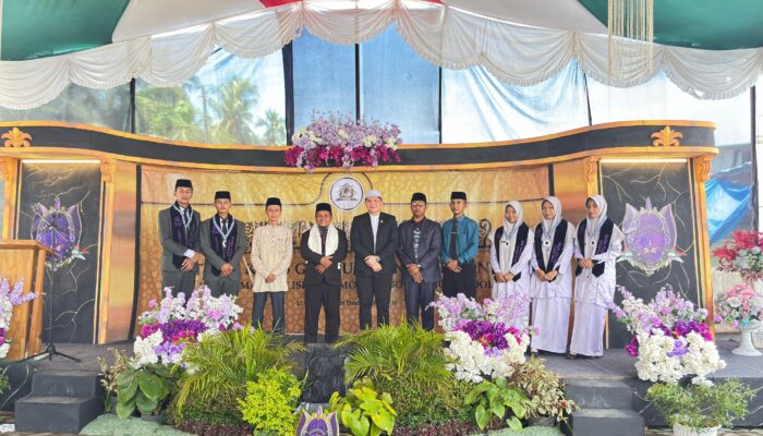 Kyai Dr. Amar Tarmizi Khatamkan Angkatan ke-4 Ponpes Darul Ma’rifat Lewat Program ‘One Santri One Product
