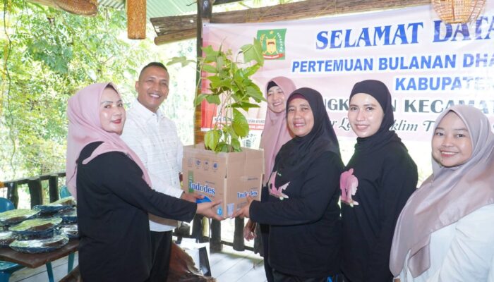 Ny. Endang Syah Afandin Ajak DWP Langkat Jadi Pelopor Pelestarian Lingkungan
