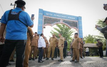 Bupati Tinjau Lanjutan Pengaspalan Jalan Paluh Gelombang Percut Sei Tuan