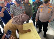 Kapolsek Medan Labuhan Pimpin Pengamanan Aksi Unjuk Rasa Damai Di Desa Manunggal