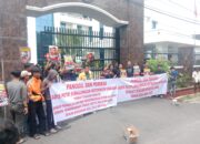 Disambut Perwakilan Kejatisu, Puluhan Massa Minta Periksa Hotbinson Damanik dan Mhd Ali Damanik Atas Dugaan Korupsi di PUTR Simalungun
