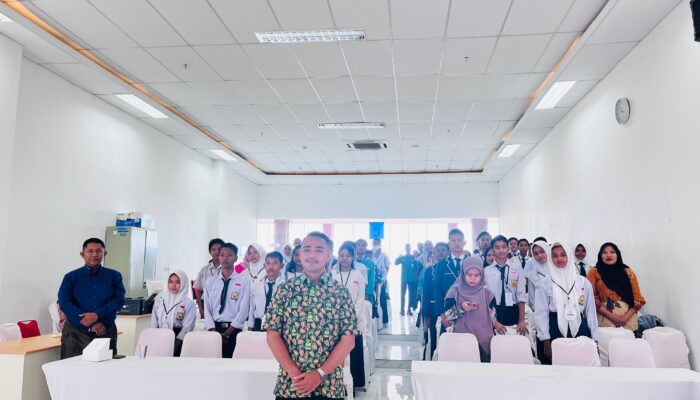 Ketua ISARAH Kabupaten Batu Bara Berikan Materi Kepemimpinan kepada Pengurus OSIS SMP se-Kabupaten Batu Bara