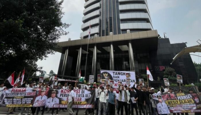 DPP GARANSI dan AMPPUH Geruduk KPK, Massa Aksi Sebut Wesly Silalahi Wali Kota Terkorup di Indonesia