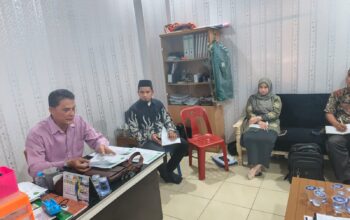 Kepala SMA Al Washliyah 1 Medan Serahkan SK Wali Kelas dan Pimpin Rapat Persiapan HUT ke-81 Kemerdekaan RI