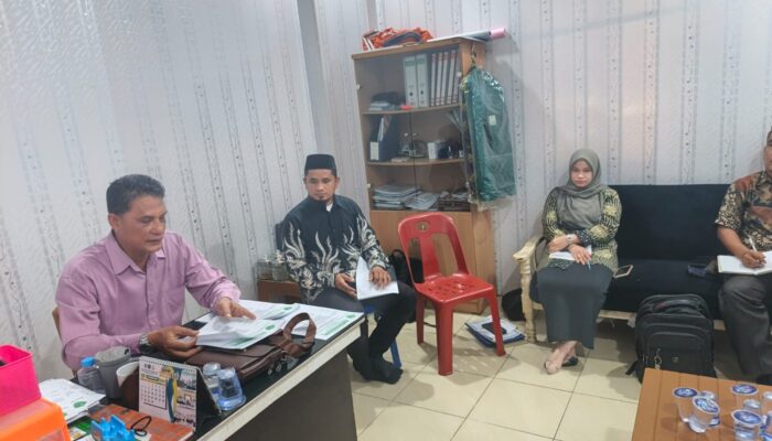 Kepala SMA Al Washliyah 1 Medan Serahkan SK Wali Kelas dan Pimpin Rapat Persiapan HUT ke-81 Kemerdekaan RI