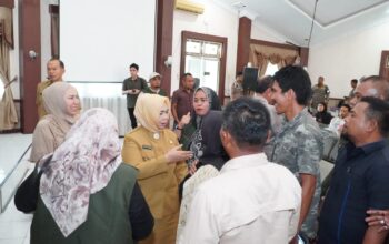 Plt. Bupati Tiorita Surbakti Perjuangkan Percepatan Bantuan Korban Banjir Langkat