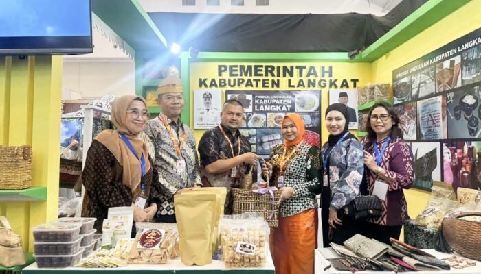 Plt. Bupati Tiorita Promosikan Produk Unggulan Langkat di APKASI Otonomi Expo 2026