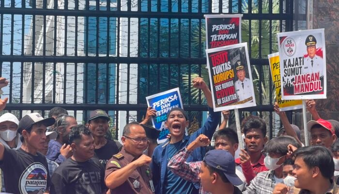 Ratusan Massa CS KERAS Geruduk Kejati Sumut, Rizaldi Kasipenkum: Sudah Belasan Orang Kami Periksa Nanti Akan Mengarah Pada Wesly Silalahi