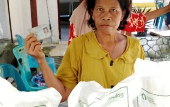 Bantuan Beras Bantu Ringankan Beban Warga Desa Sampe Raya