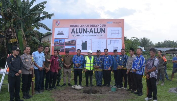 Warga Sambut Antusias Pembangunan Alun-Alun Hamparan Perak