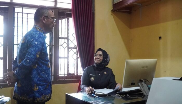 Plt. Bupati Tiorita Sidak Kantor Camat Brandan Barat, Tekankan Disiplin dan Kenyamanan Pelayanan